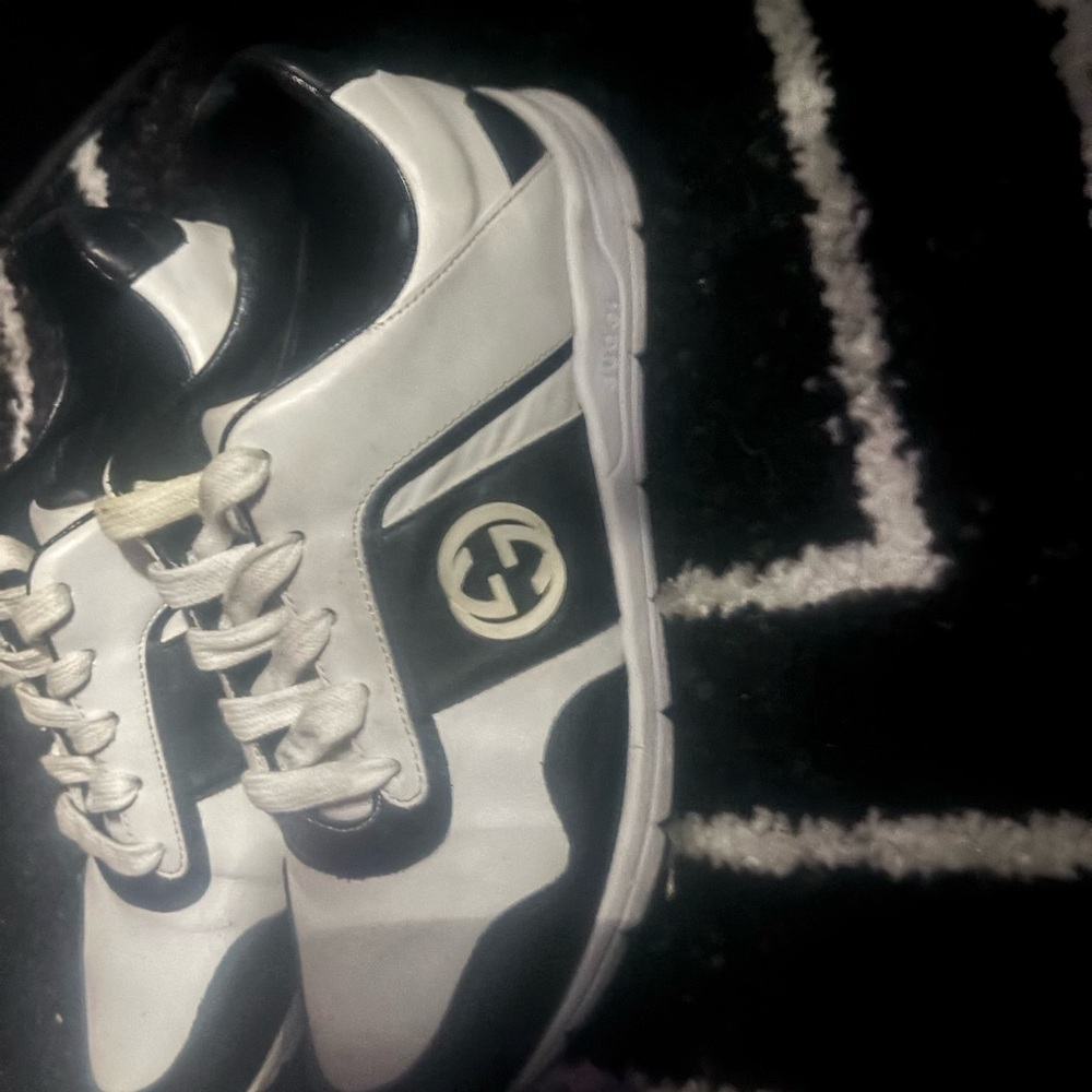 Gucci sneakers size 8 women ( can be unisex) - Picture 3 of 12